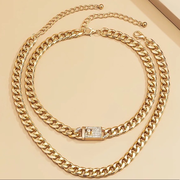 🆕 Gold Chain Lock Rhinestone Necklace Set - Picture 5 of 7